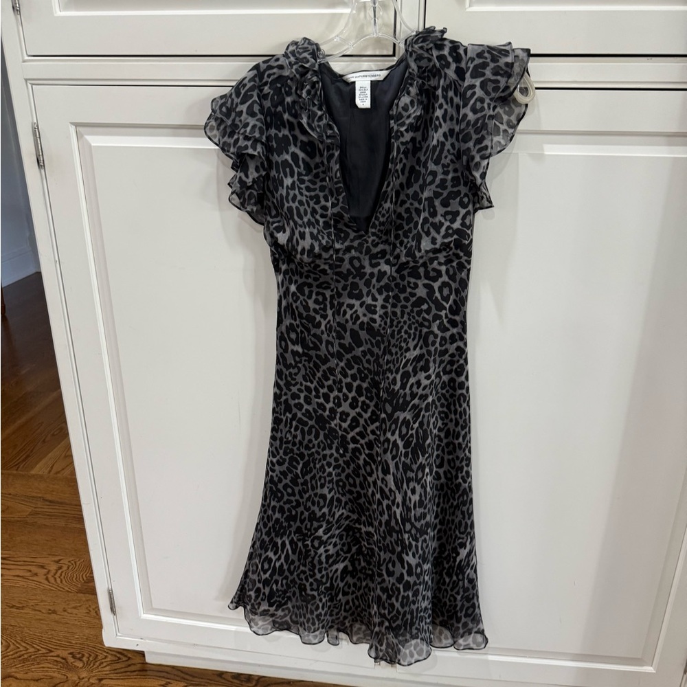 Elegant Black and Gray Leopard Print Dress